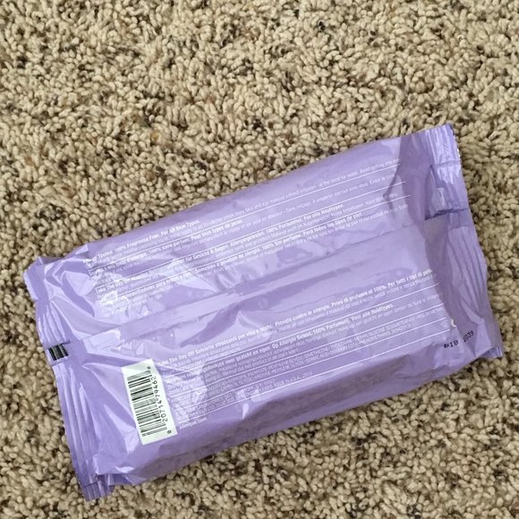 Clinique Take It All Off Skincare 5-pc set: Cleansing Balm & Towelettes, Mask - Picture 13 of 14